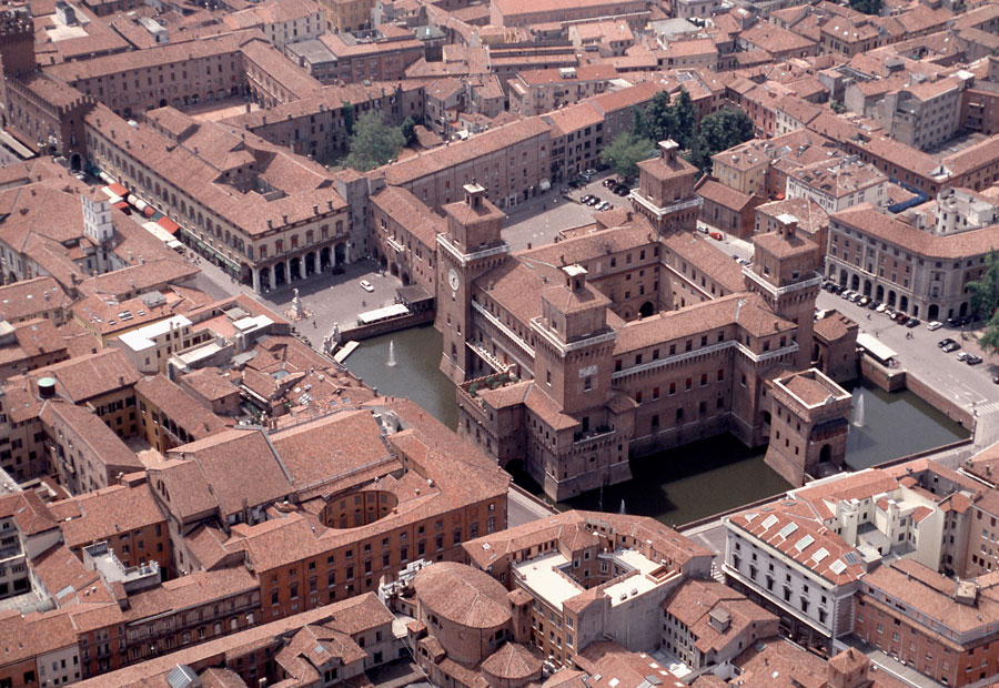 ferrara 900x620